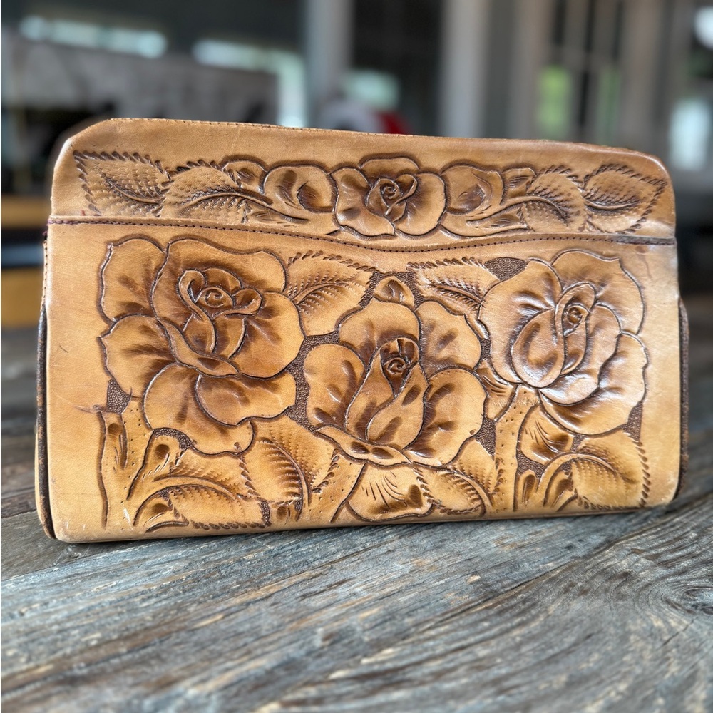 Vintage 60’s hand tooled floral leather clutch - Picture 2 of 16